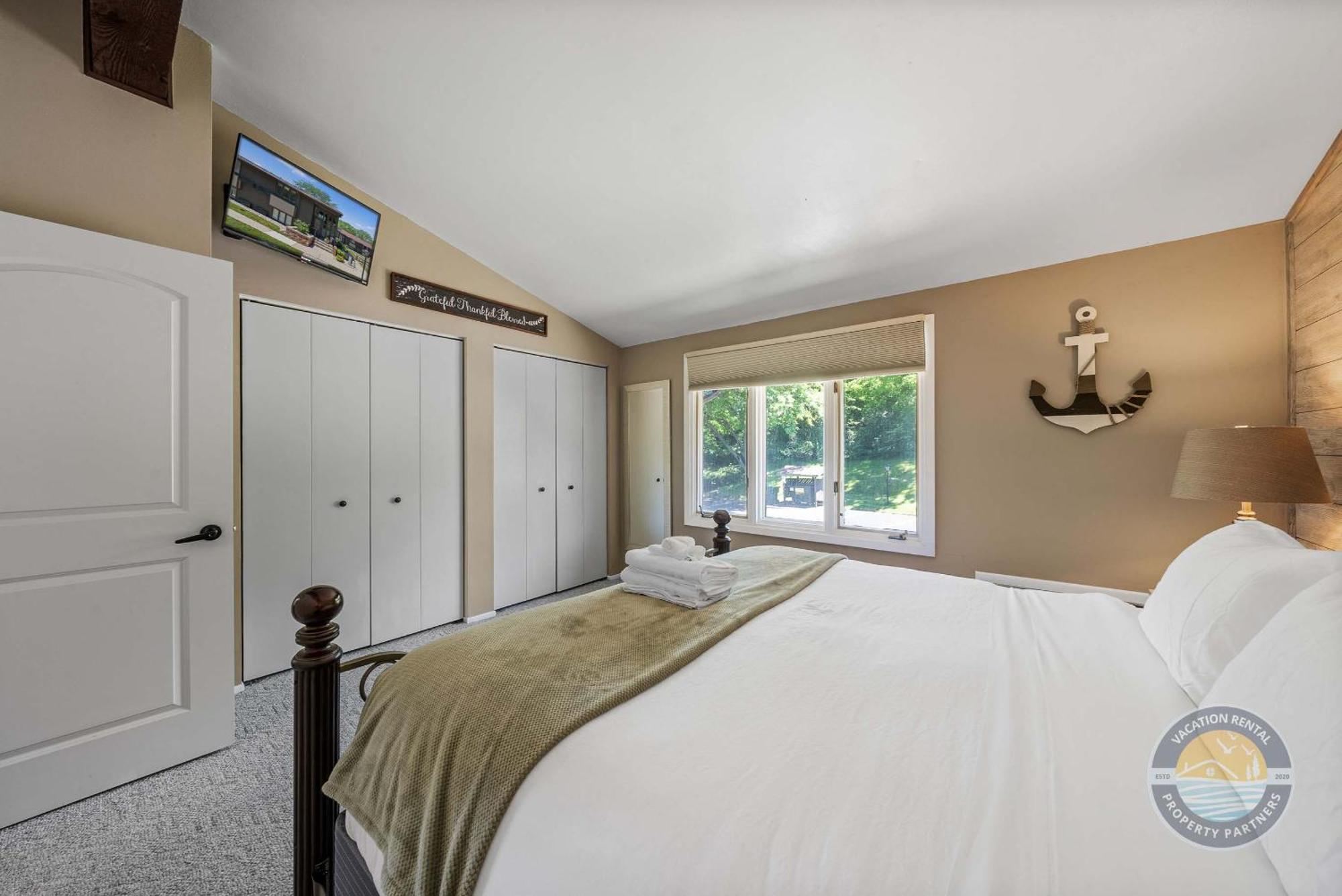 New Lake Como Condo With Lake Views Lake Geneva Exterior photo
