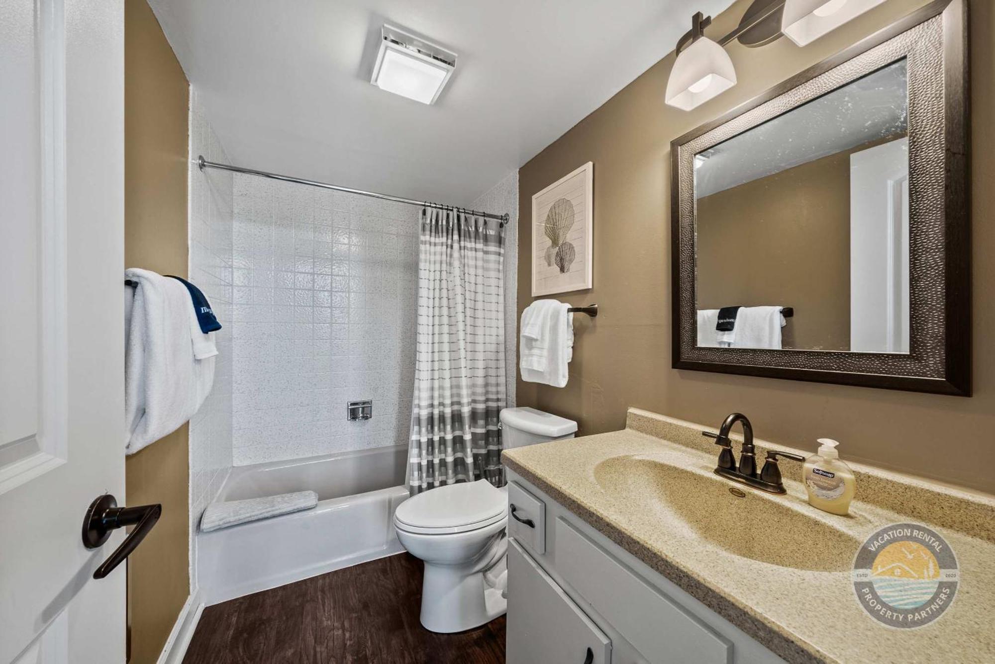 New Lake Como Condo With Lake Views Lake Geneva Exterior photo
