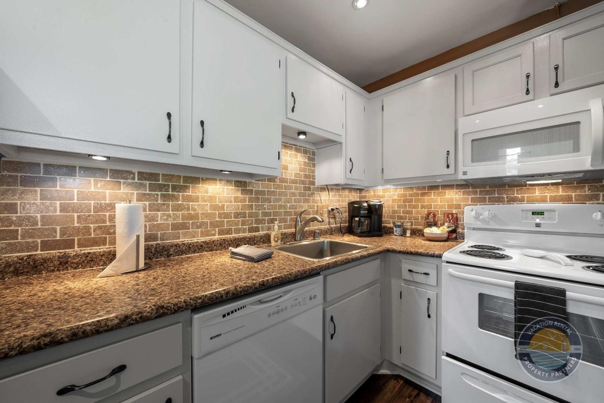 New Lake Como Condo With Lake Views Lake Geneva Exterior photo