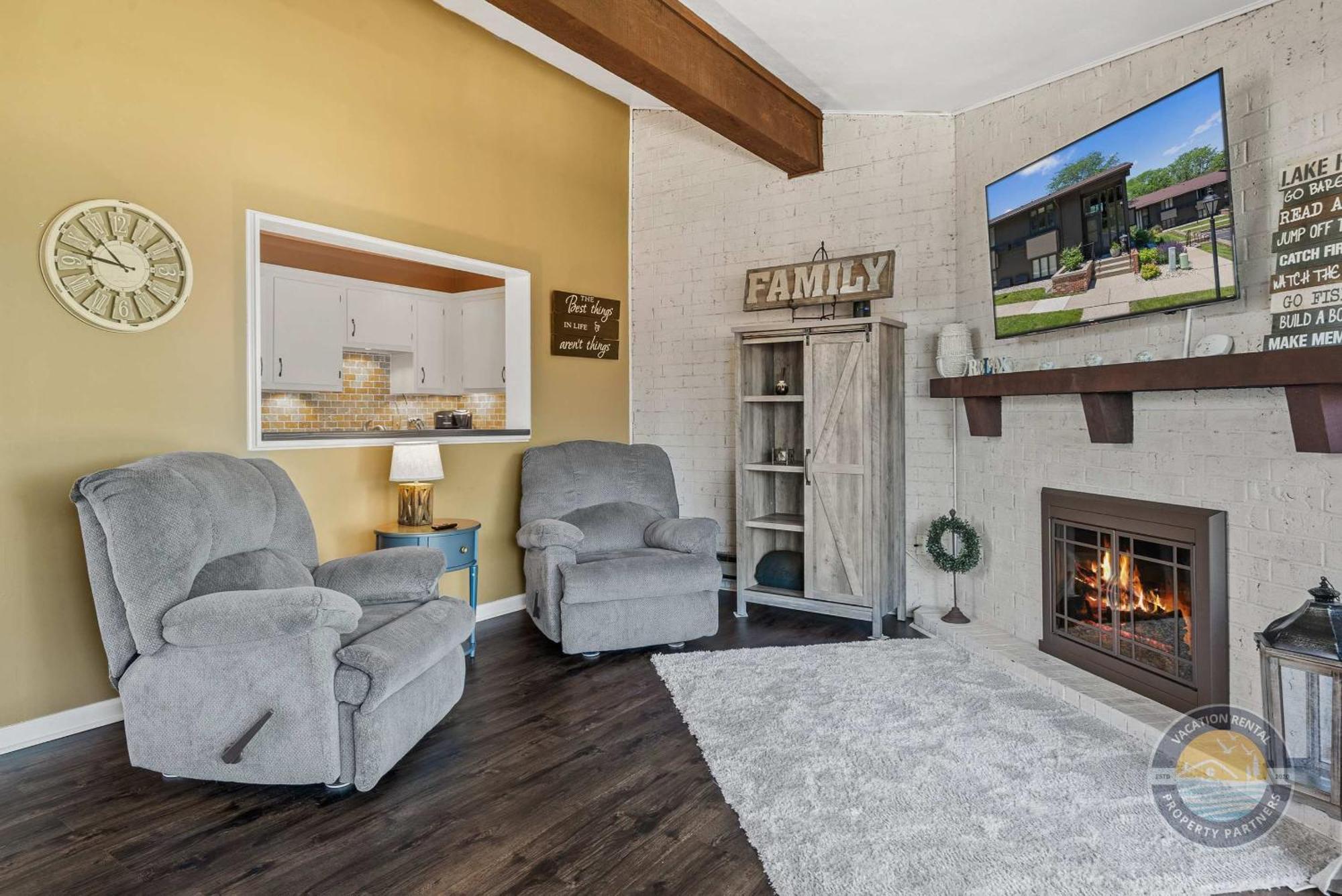 New Lake Como Condo With Lake Views Lake Geneva Exterior photo