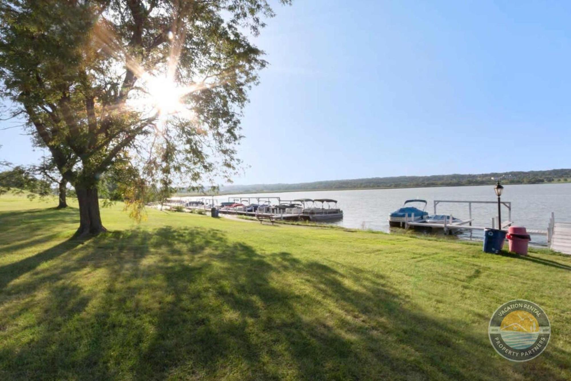 New Lake Como Condo With Lake Views Lake Geneva Exterior photo